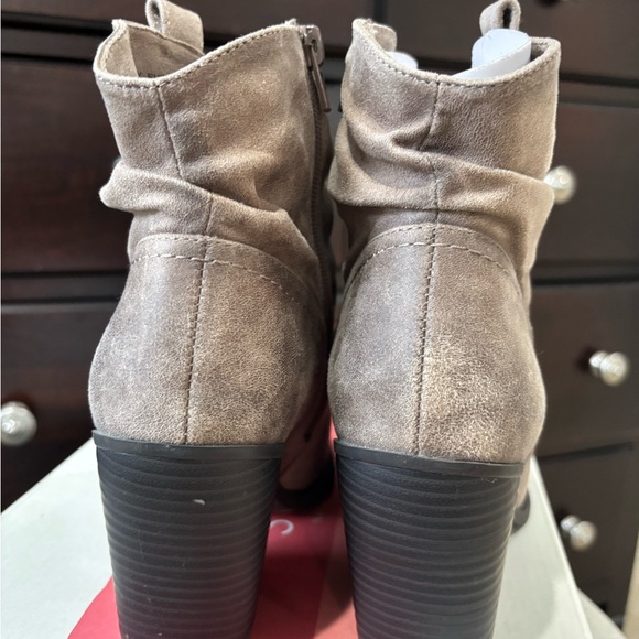 SOUL Naturalizer Taupe Heeled Boots - Picture 4 of 6